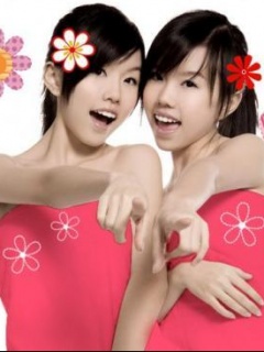新加坡双胞胎女孩BY2可爱手机图片集 15292)