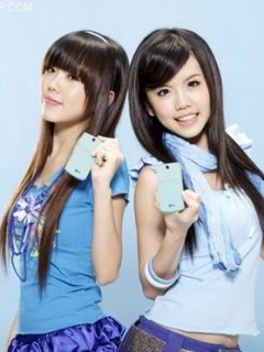 新加坡双胞胎女孩BY2可爱手机图片集 15291)